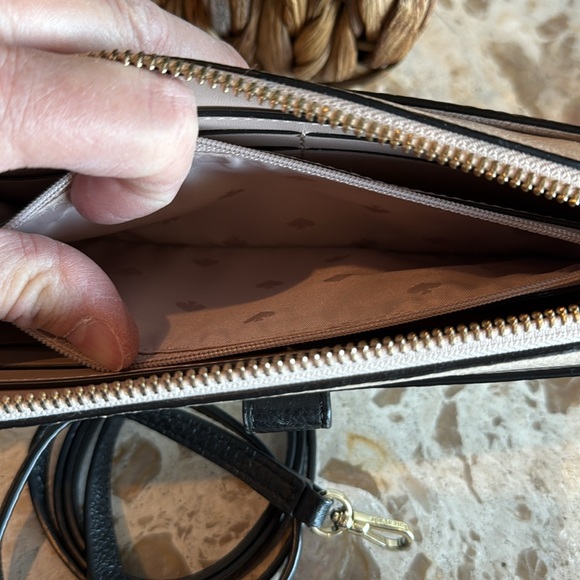 Kate Spade Jackson Crossbody in tan, black and ivory pebbled leather - Picture 4 of 6